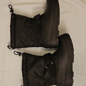 Black Water Resistant Snow Boots